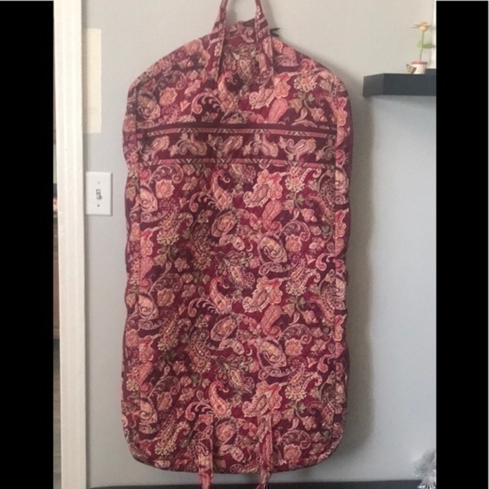 Large Vera Bradley garment bag. Print retired Used, piccadilly plum,